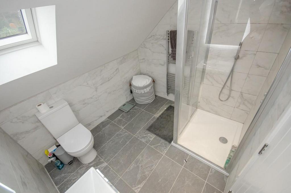 Ensuite.jpg