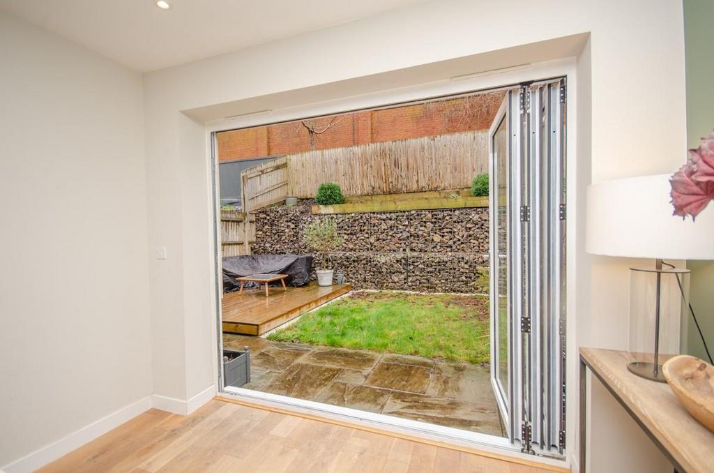 Bi-folds.jpg