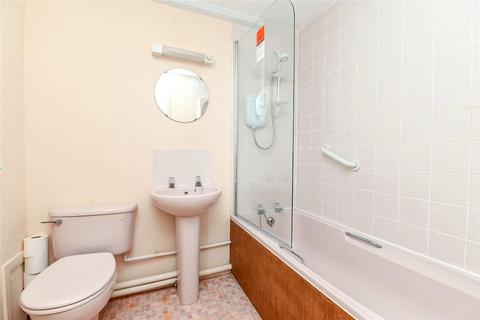 1 bedroom apartment for sale, Clifton Court, Lymington Road, New Milton, Hampshire, BH25
