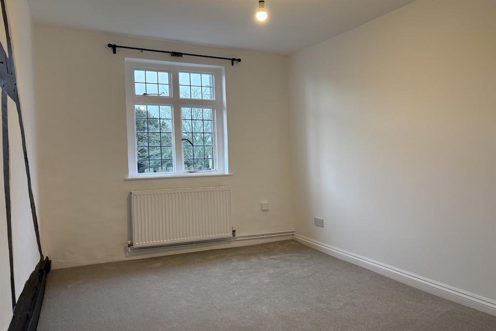 Bedroom 2 (Main)