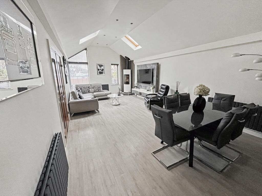Lounge-Dining Room