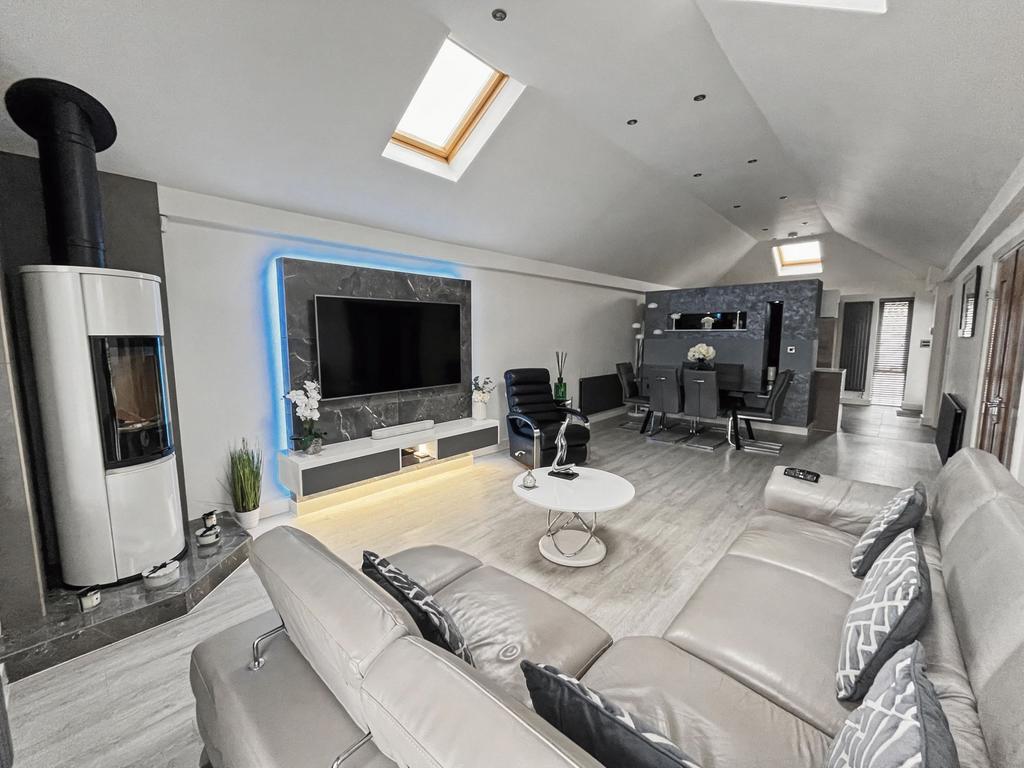 Lounge-Dining Room