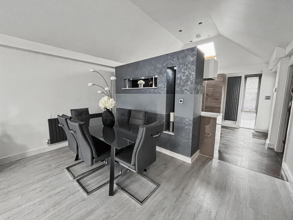 Lounge-Dining Room