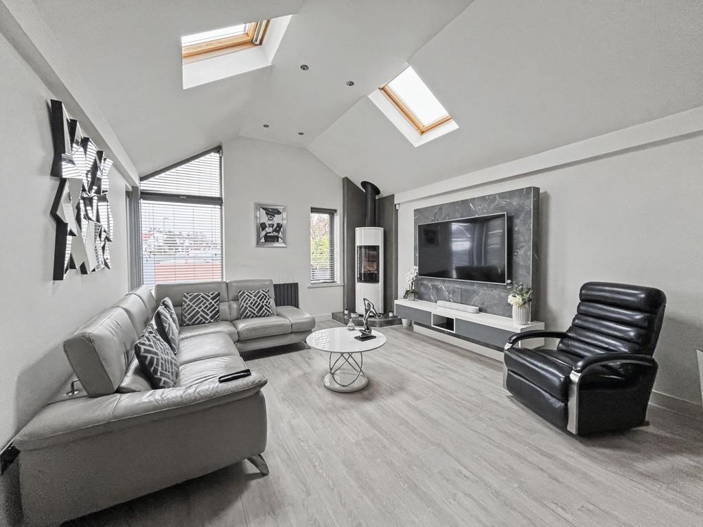 Lounge-Dining Room