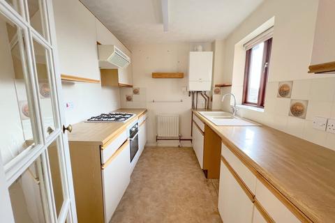 1 bedroom flat for sale, Lymington Road, New Milton, Hampshire. BH25 6PZ
