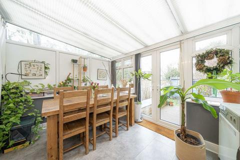 3 bedroom terraced house for sale, Elizabeth Gardens, Sunbury-On-Thames TW16