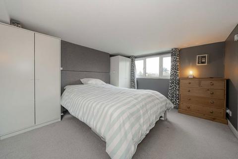 3 bedroom terraced house for sale, Elizabeth Gardens, Sunbury-On-Thames TW16
