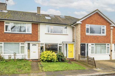 Elizabeth Gardens, Sunbury-On-Thames TW16