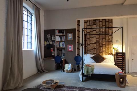 Studio to rent, Pontypool Place, London SE1