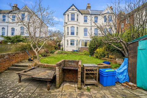 2 bedroom flat for sale, Mount Pleasant Road, Hastings