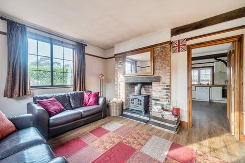 4 bedroom detached house for sale, Heath Close, Surrey GU26
