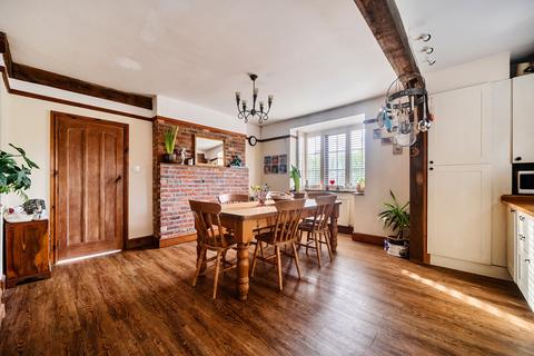 4 bedroom detached house for sale, Heath Close, Surrey GU26