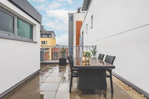 2 bedroom flat to rent,  Hardwicks Square, London SW18