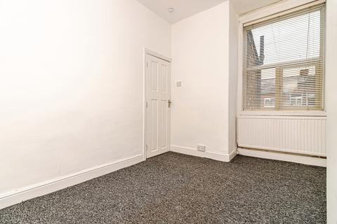 2 bedroom terraced house to rent, Laurel Avenue, Greater Manchester M14