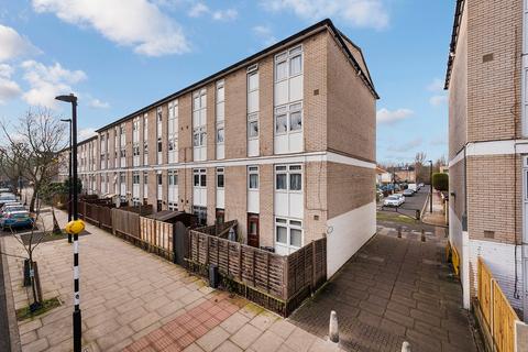 3 bedroom maisonette for sale, Manchester Road, London, E14