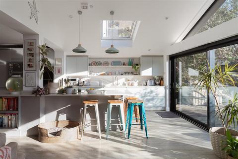 4 bedroom semi-detached house for sale, Park Lane East, Reigate