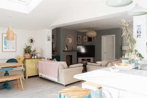 4 bedroom semi-detached house for sale, Park Lane East, Reigate