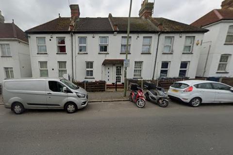 3 bedroom terraced house to rent, Burnt Oak Broadway, Edgware HA8