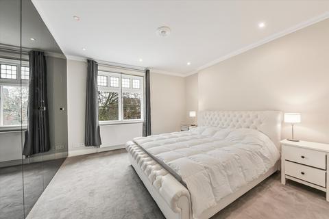 3 bedroom flat to rent, Fitzjohns Avenue, London, NW3