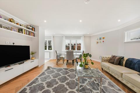 Fitzjohns Avenue, London, NW3