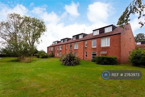 2 bedroom flat to rent, Peel Close, York, YO10