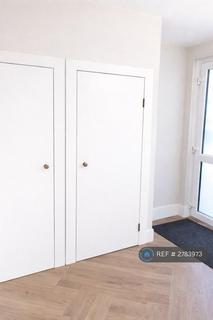 2 bedroom flat to rent, Peel Close, York, YO10