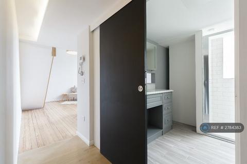 1 bedroom flat to rent, Mcdonald Road, Edinburgh, EH7