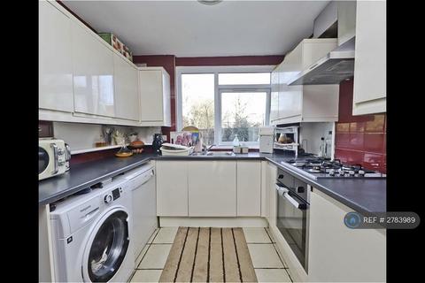 3 bedroom terraced house to rent, Rose Court, Pinner, HA5