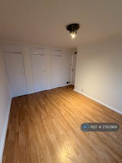 3 bedroom terraced house to rent, Rose Court, Pinner, HA5