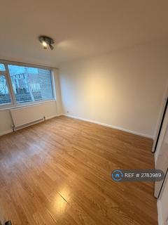 3 bedroom terraced house to rent, Rose Court, Pinner, HA5