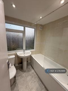 3 bedroom terraced house to rent, Rose Court, Pinner, HA5