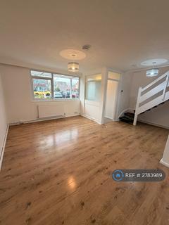 3 bedroom terraced house to rent, Rose Court, Pinner, HA5