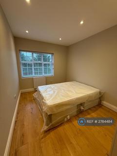 2 bedroom flat to rent, High Road, London, N12