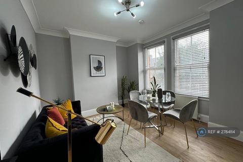 Tennyson St, London, SW8
