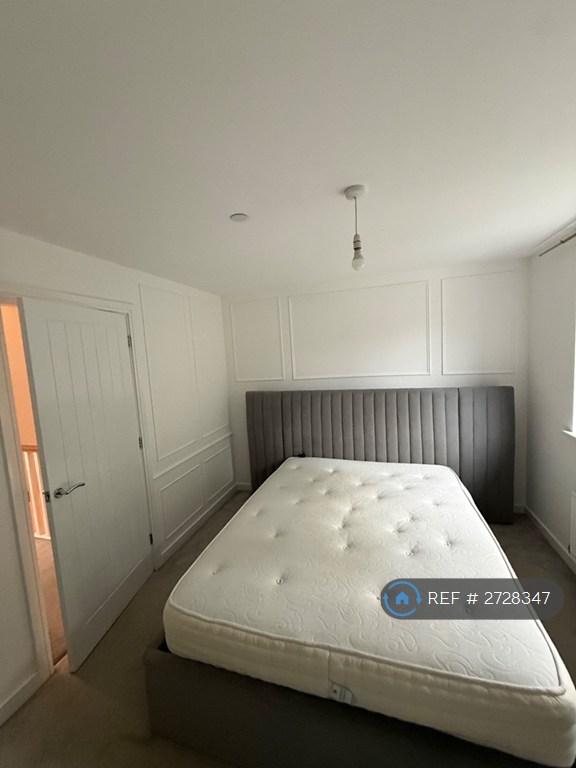 Main Bedroom &amp; En-Suite