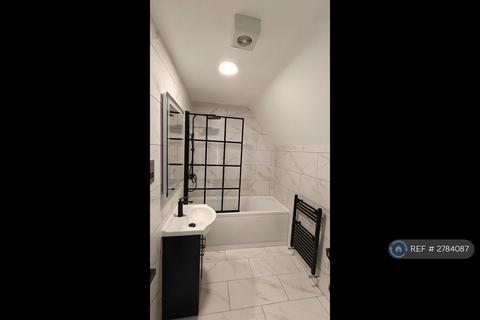 undefined, North St, Redhill, RH1