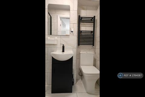 undefined, North St, Redhill, RH1