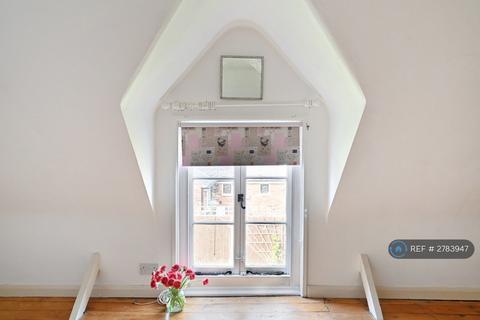 3 bedroom detached house to rent, De Cham Road, St Leonards-On-Sea, TN37
