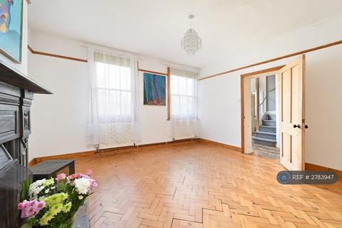 3 bedroom detached house to rent, De Cham Road, St Leonards-On-Sea, TN37