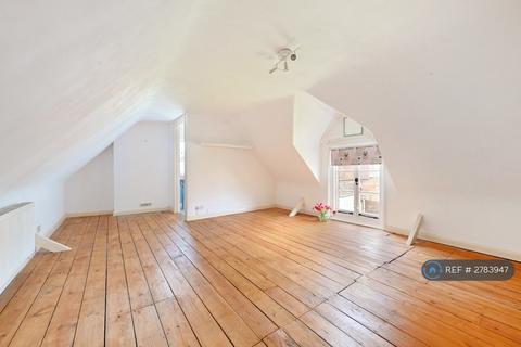 3 bedroom detached house to rent, De Cham Road, St Leonards-On-Sea, TN37