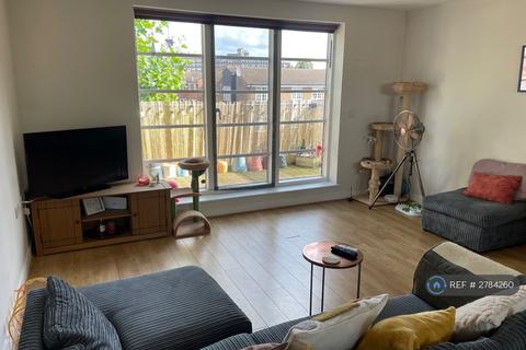 3 bedroom flat to rent, Mayfield House, London, SW17