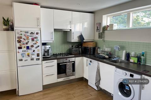 3 bedroom flat to rent, Mayfield House, London, SW17
