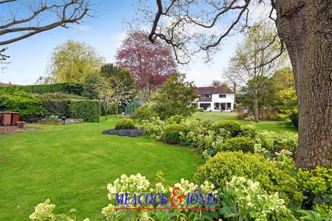 5 bedroom detached house for sale, Hanging Hill Lane, Hutton, Brentwood