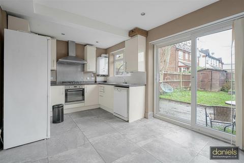 3 bedroom end of terrace house for sale, Dudley Road, Harrow