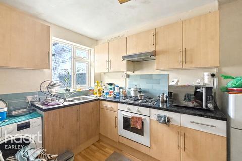 undefined, Amity Road, READING