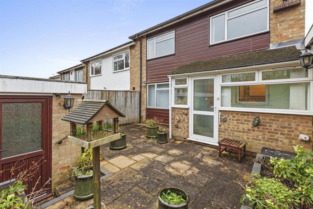 149 Hithercroft Rd, HP13 5 RB-11.jpg