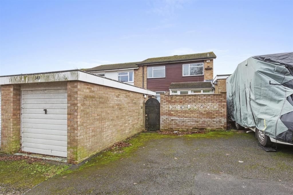 149 Hithercroft Rd, HP13 5 RB-12.jpg