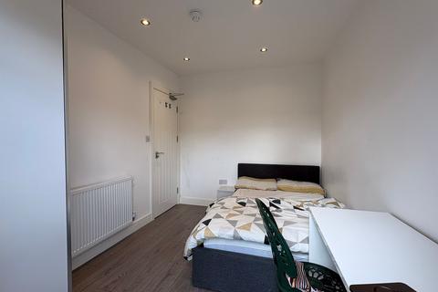 undefined, Chaucer Avenue, Hounslow TW4