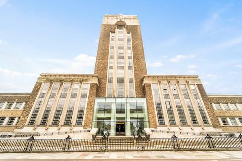 undefined, Great West Road, Brentford TW8