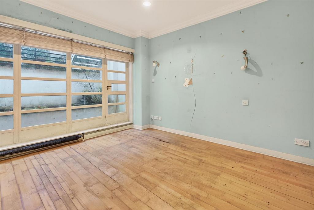To Let 2 3 Bedroom House Danbury STreet N1 www.isl